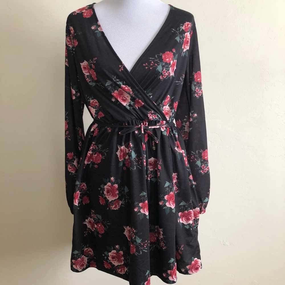 FLASH SALE!!! 🌿XHILERATION WRAP DRESS🌿